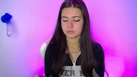 Snapshot of stepha_sweet chatting on 9, 11, 2025 Emma online show from 9, 11, 2025