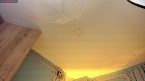         online show from 14, 10, 2025