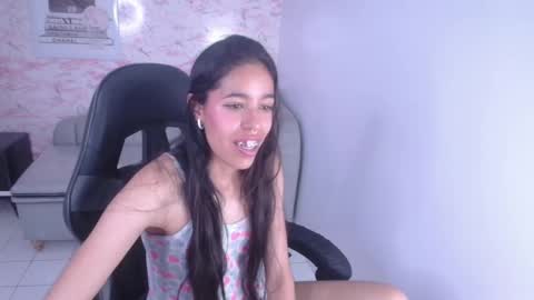Snapshot of stephania_t chatting on 10, 12, 2024 Stephania online show from 10, 12, 2024
