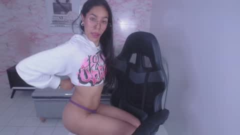Snapshot of stephania_t chatting on 10, 12, 2024 Stephania online show from 10, 12, 2024