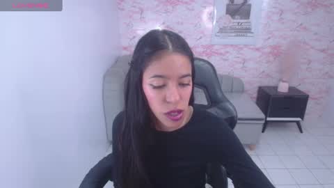 Snapshot of stephania_t chatting on 11, 12, 2024 Stephania online show from 11, 12, 2024