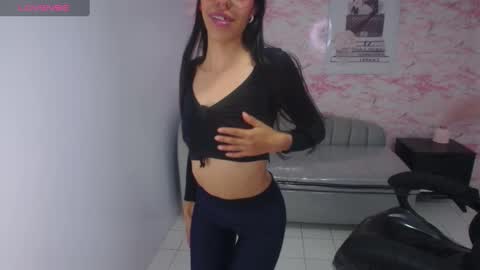 Snapshot of stephania_t chatting on 24, 12, 2024 Stephania online show from 24, 12, 2024