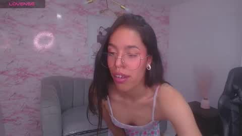 Snapshot of stephania_t chatting on 8, 1, 2025 Stephania online show from 8, 1, 2025