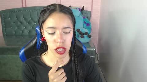 Snapshot of stephania_t chatting on 21, 2, 2025 Stephania online show from 21, 2, 2025