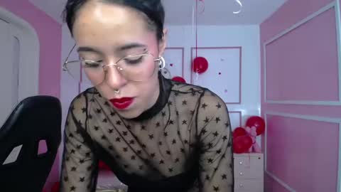Snapshot of stephania_t chatting on 1, 3, 2025 Stephania online show from 1, 3, 2025
