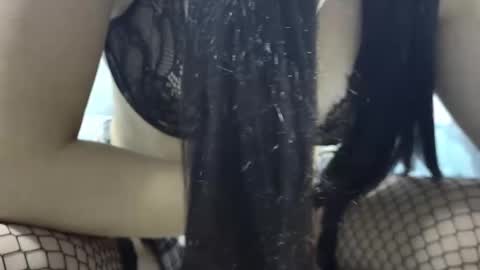 Evanoir  online show from 4, 11, 2025