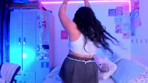 Stephanie  online show from 6, 3, 2025