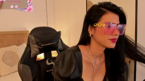 S T E P H A N Y A online show from 22, 4, 2026