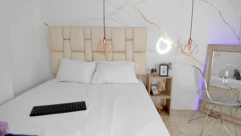 Stefanny online show from 19, 2, 2025