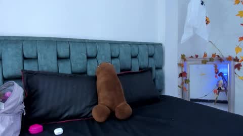 Stefanny online show from 4, 11, 2025