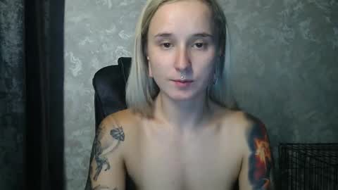 Snapshot of stephiepink chatting on 23, 10, 2025 Grace online show from 23, 10, 2025