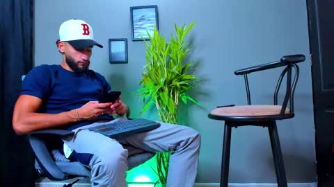Snapshot of stev_velez chatting on 7, 10, 2025 Steve  online show from 7, 10, 2025