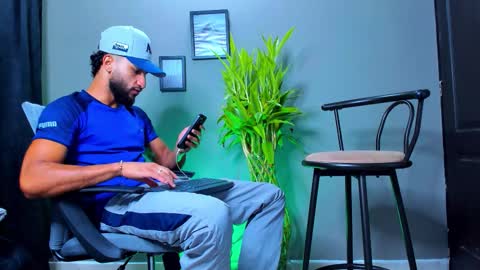 Snapshot of stev_velez chatting on 22, 10, 2025 Steve  online show from 22, 10, 2025