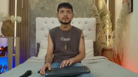 Snapshot of steven_skiing chatting on 7, 7, 2026 STEVEN online show from 7, 7, 2026