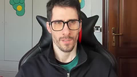 Snapshot of stevex870 chatting on 12, 1, 2025 Steve online show from 12, 1, 2025