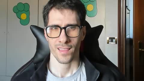 Snapshot of stevex870 chatting on 13, 10, 2025 Steve online show from 13, 10, 2025