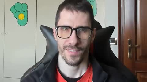 Snapshot of stevex870 chatting on 25, 10, 2025 Steve online show from 25, 10, 2025