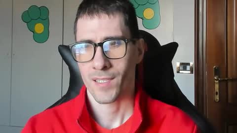 Snapshot of stevex870 chatting on 28, 10, 2025 Steve online show from 28, 10, 2025