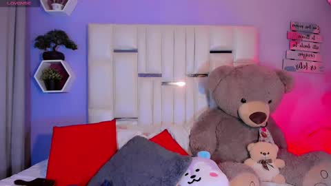 Snapshot of steyseequeen chatting on 2, 11, 2025 Steisee Reyes online show from 2, 11, 2025