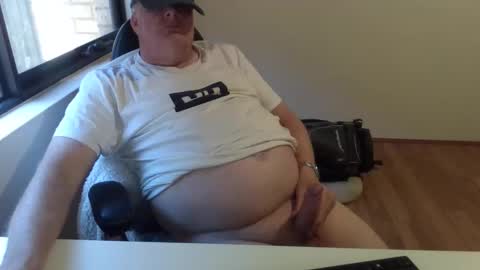 Snapshot of stiffyman55 chatting on 27, 10, 2025 stiffyman55 online show from 27, 10, 2025