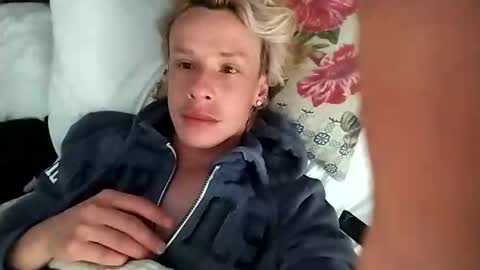 Snapshot of stikboy4 chatting on 8, 6, 2026 stik online show from 8, 6, 2026