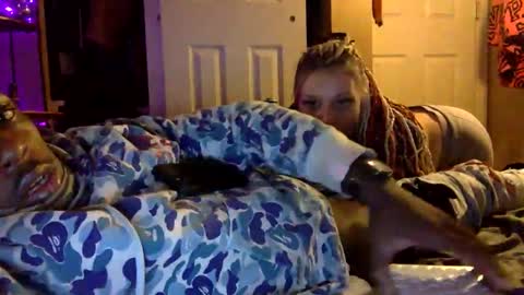 Snapshot of stl_puhcz_glob3r chatting on 2, 12, 2025 stl_puhcz_glob3r online show from 2, 12, 2025