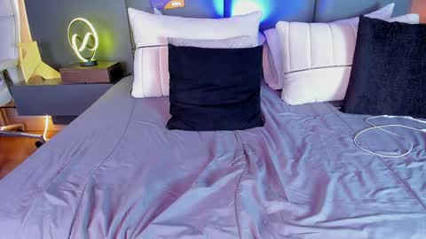 Stone Lee  online show from 27, 1, 2025