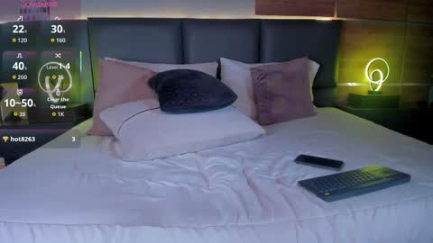 Stone Lee  online show from 14, 9, 2025