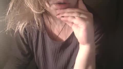 Snapshot of stonenipple chatting on 26, 10, 2025 stonenipple online show from 26, 10, 2025