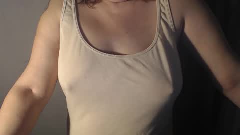 Snapshot of stonenipple chatting on 31, 10, 2025 stonenipple online show from 31, 10, 2025