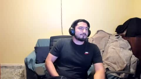 Snapshot of stonerfit chatting on 11, 7, 2026 StonerFit online show from 11, 7, 2026