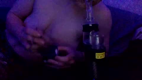 Snapshot of stoneyxx420 chatting on 7, 4, 2026 stoneyxx420 online show from 7, 4, 2026