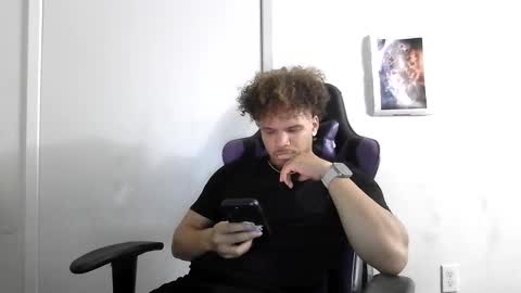 Snapshot of str8dj chatting on 17, 9, 2025 Dj online show from 17, 9, 2025