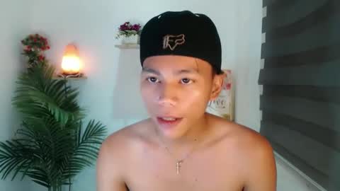 Snapshot of straight_moreno69 chatting on 26, 5, 2026 James online show from 26, 5, 2026