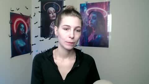 Snapshot of stranger_giirl chatting on 23, 10, 2025 Amalia online show from 23, 10, 2025