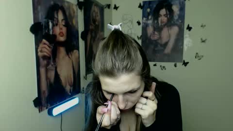 Snapshot of stranger_giirl chatting on 13, 11, 2025 Amalia online show from 13, 11, 2025