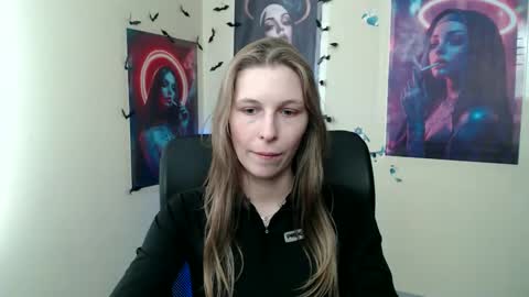 Snapshot of stranger_giirl chatting on 24, 4, 2026 Amalia online show from 24, 4, 2026