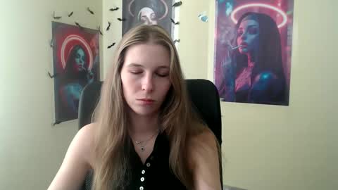 Snapshot of stranger_giirl chatting on 7, 5, 2026 Amalia online show from 7, 5, 2026