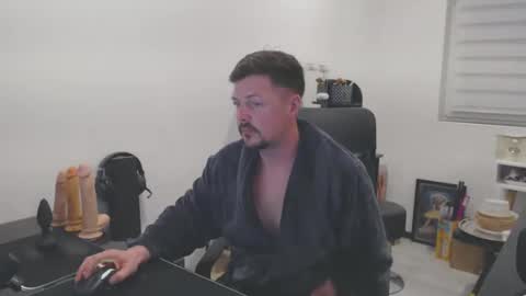 Snapshot of straponloverboy chatting on 13, 2, 2025 ImYours online show from 13, 2, 2025