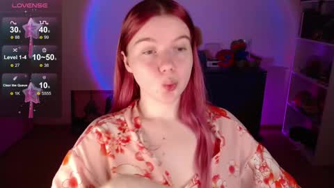 Snapshot of strawberry_juli chatting on 2, 11, 2025 Juli online show from 2, 11, 2025