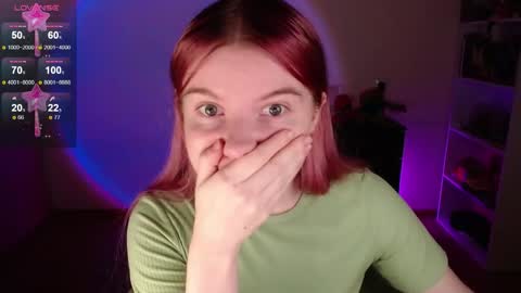 Snapshot of strawberry_juli chatting on 22, 11, 2025 Juli online show from 22, 11, 2025