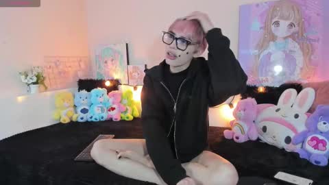 strawberry_kitty_ online show from 19, 12, 2025