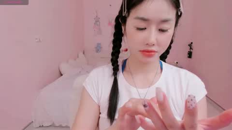 strawberry_loveee online show from 19, 9, 2025