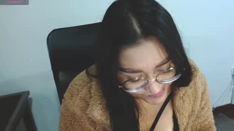 strawlux online show from 25, 2, 2026