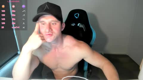 Snapshot of streatmeat chatting on 2, 11, 2025 streatmeat online show from 2, 11, 2025