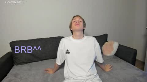 Streis  open pvt online show from 8, 11, 2025