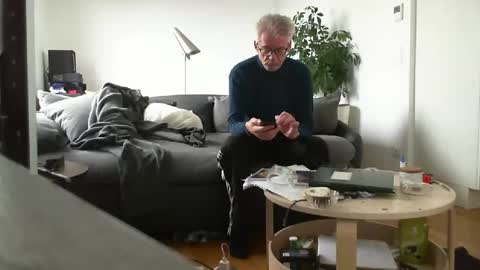 Snapshot of stremic chatting on 25, 10, 2025 stremic online show from 25, 10, 2025