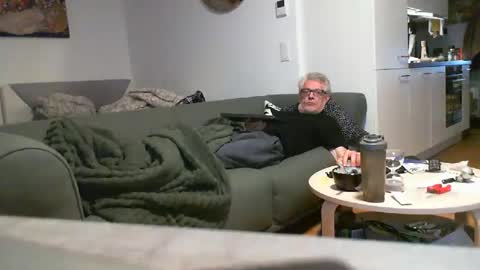 Snapshot of stremic chatting on 17, 4, 2026 stremic online show from 17, 4, 2026