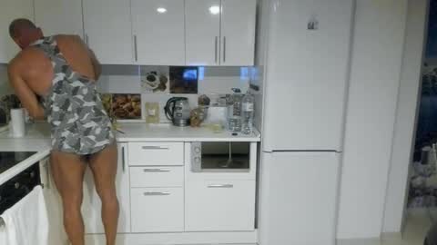 Snapshot of strong_arni chatting on 12, 2, 2025 Strong Arni online show from 12, 2, 2025