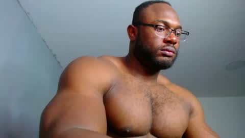 Snapshot of strong_george1 chatting on 4, 12, 2024 strong_george1 online show from 4, 12, 2024